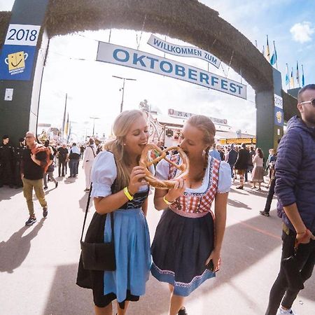 Oktoberfest On A Budget Мюнхен Экстерьер фото