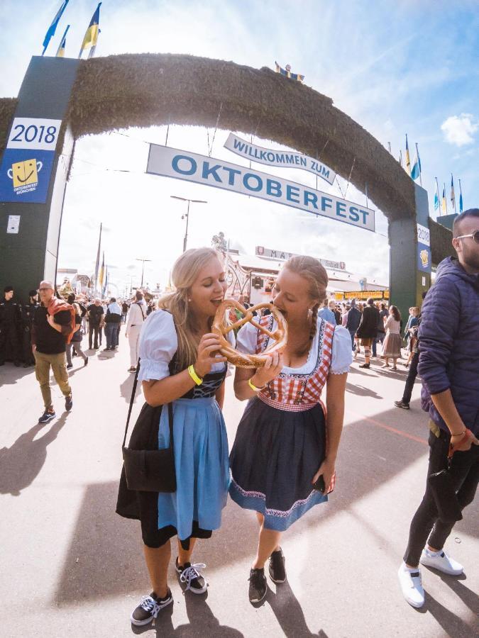 Oktoberfest On A Budget Мюнхен Экстерьер фото